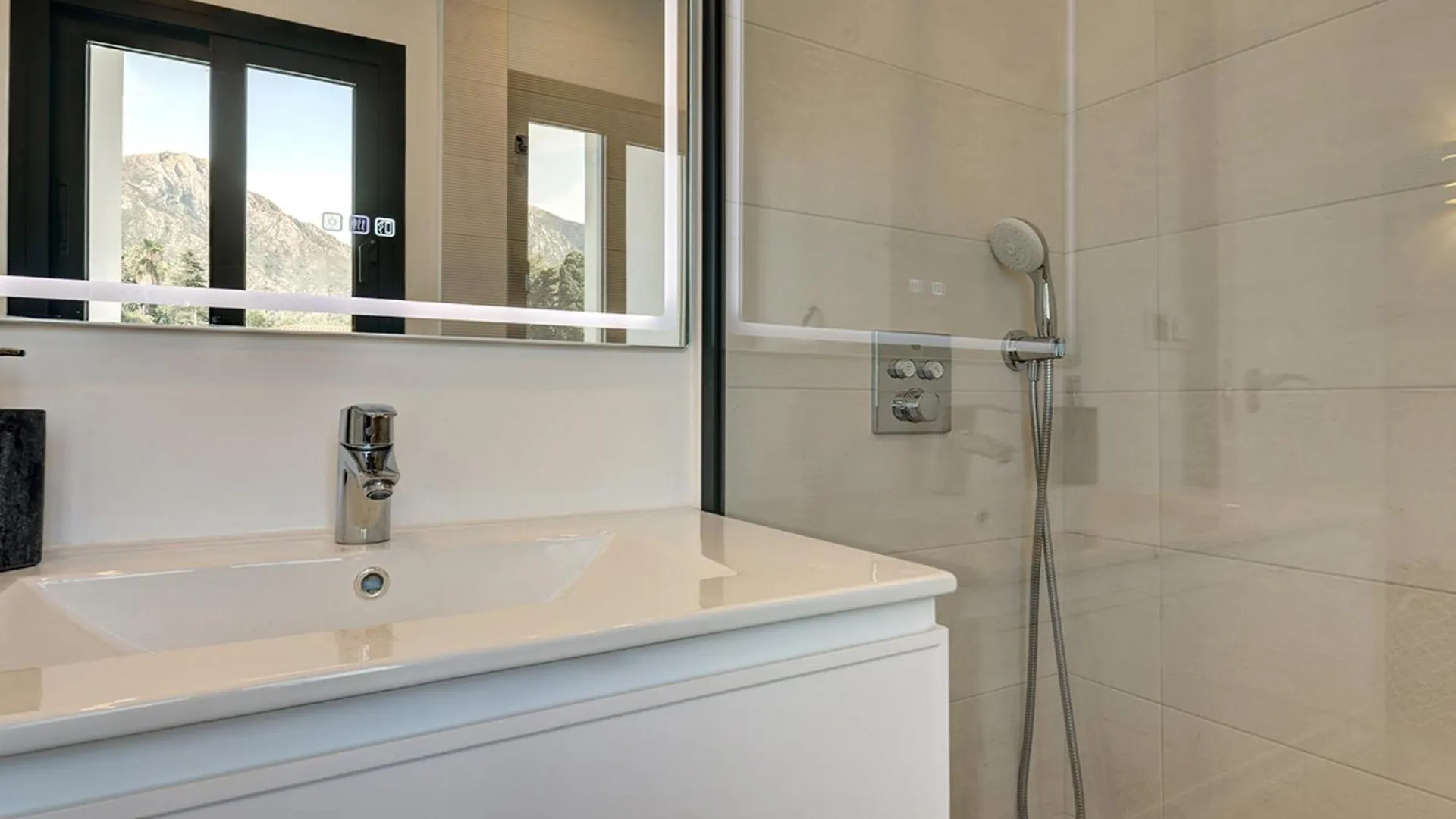 Luxury Villa With Private Pool And Unique Views Pass The Keys Marbella 0*,  Hiszpania